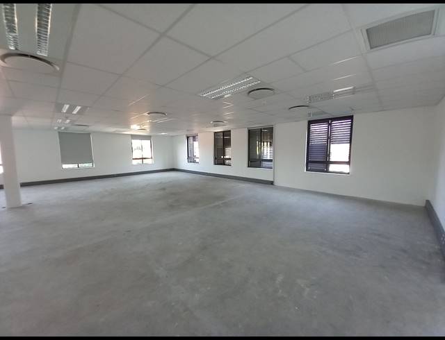 330M² OFFICE TO LET IN FOURWAYS